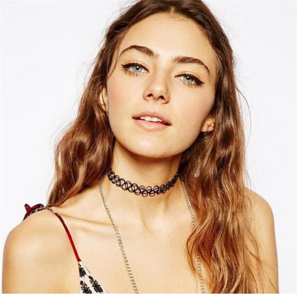 90s Choker Fashion